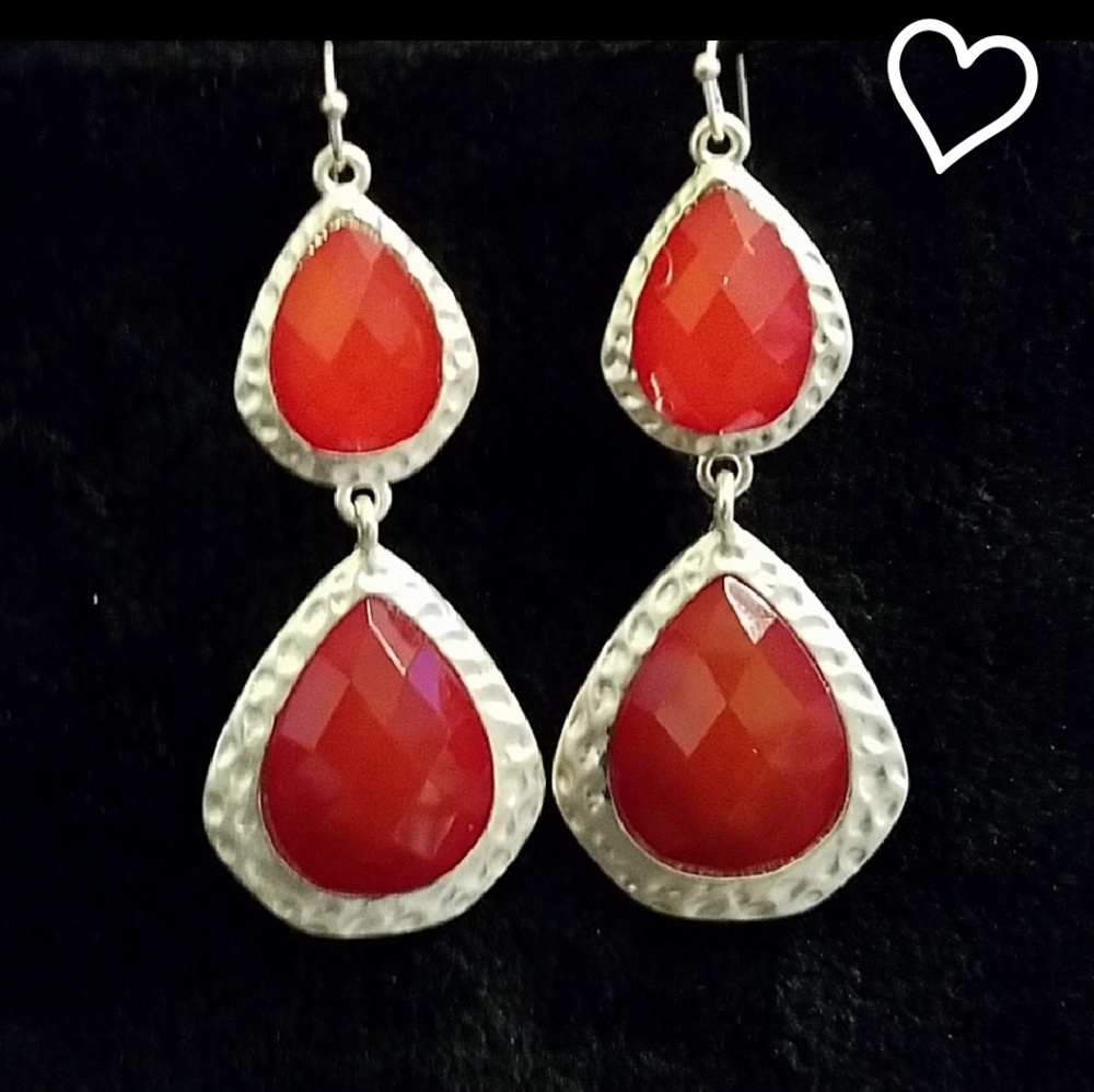 Red dangling Earrings